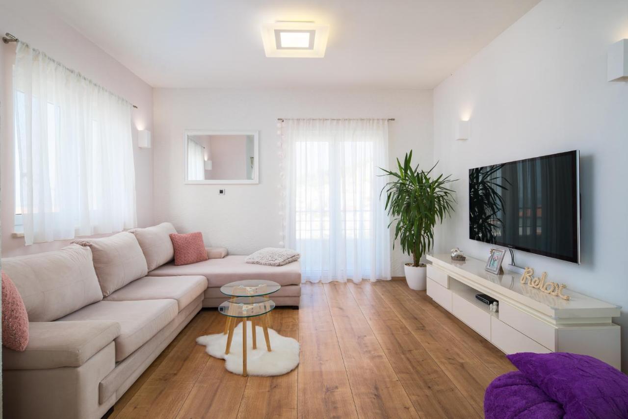 Apartment Toma Подстрана Екстер'єр фото